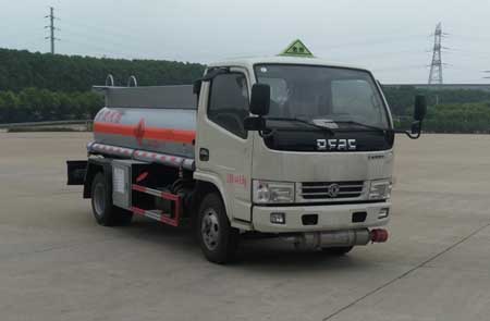東風多利卡藍牌加油車