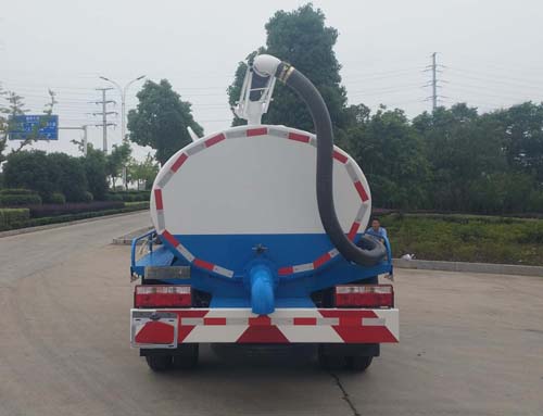 東風多利卡5噸吸糞車